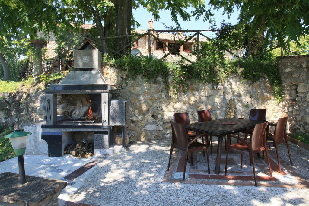 Agriturismo Podere Luchiano Amelia Buitenkant foto